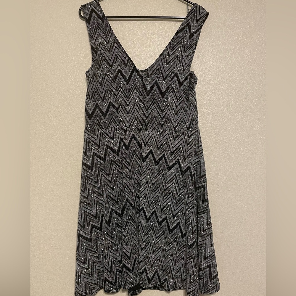 Black and Silver Cocktail Dress - Size 1XL